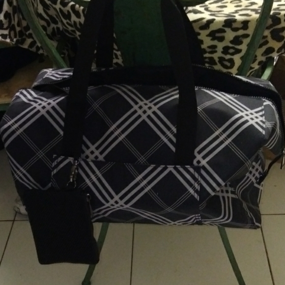 NWT Summer and Rose Duffle Bag in Black Plaid - Picture 13 of 16